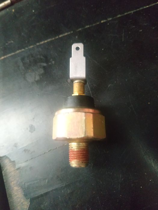 Датчик давления масла