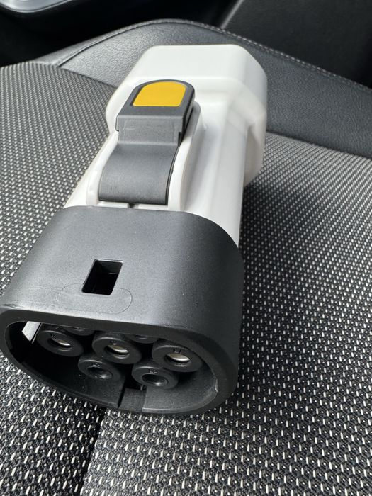 Пристрій розрядний для електромобіля