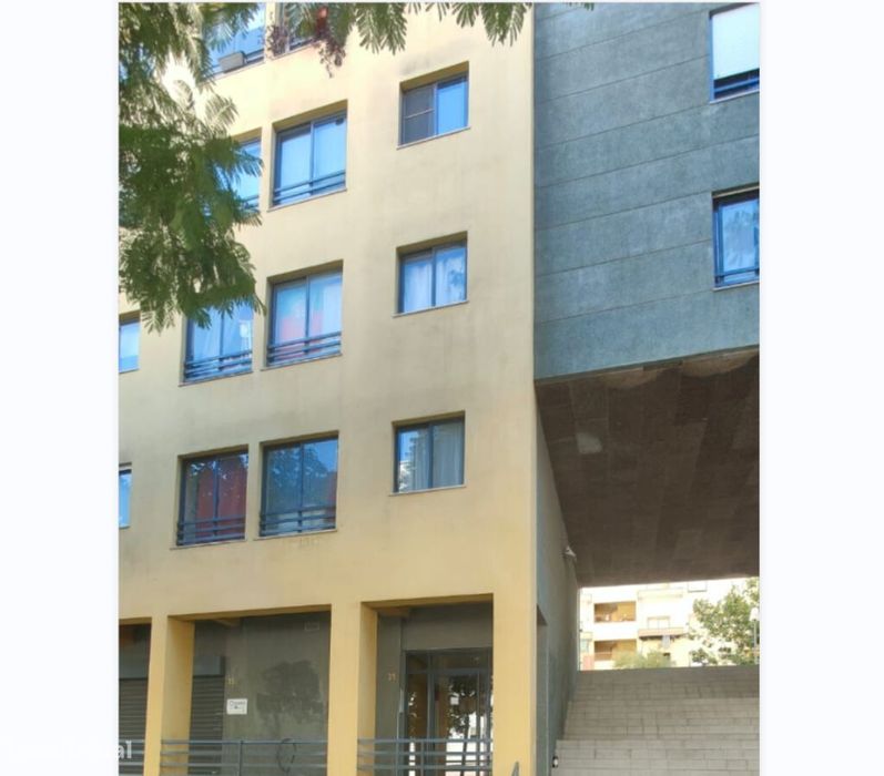 Amplo Armazém em Marvila