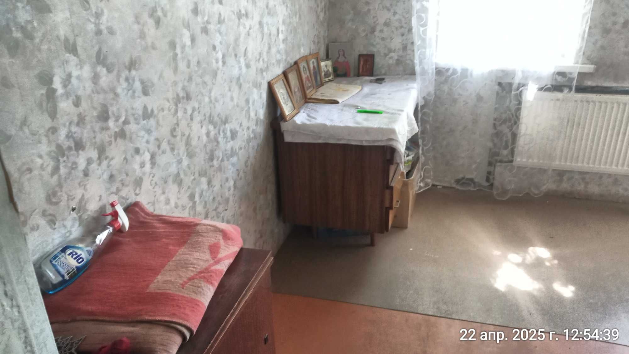 продам дом в ПГТ Высокий с удобствами и всем  продаю сам торг возможен