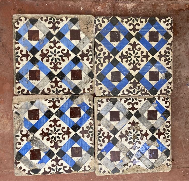 Conjunto de 4 azulejos muito antigos
