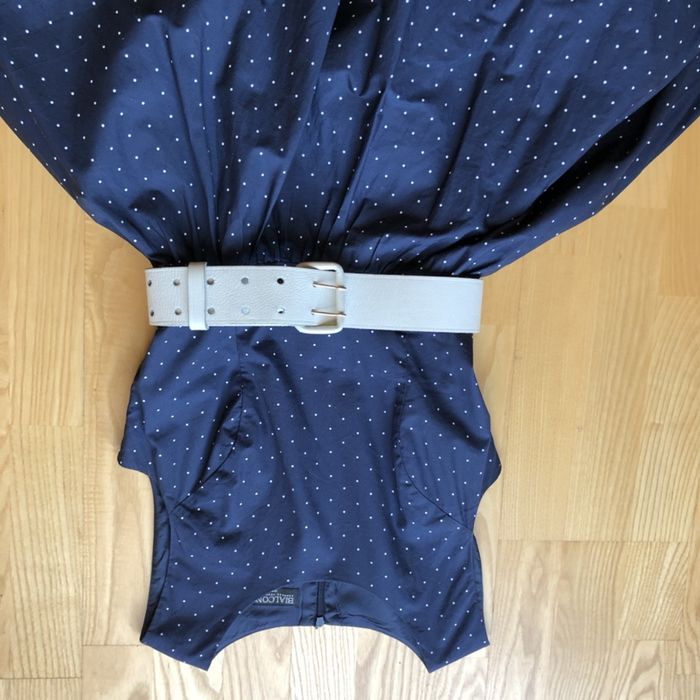 Granatowa, balowa sukienka w kropki Bialcon