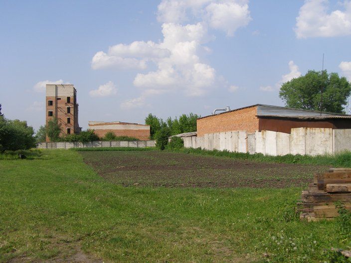 Продам землю и сооружения в Староконстантинове