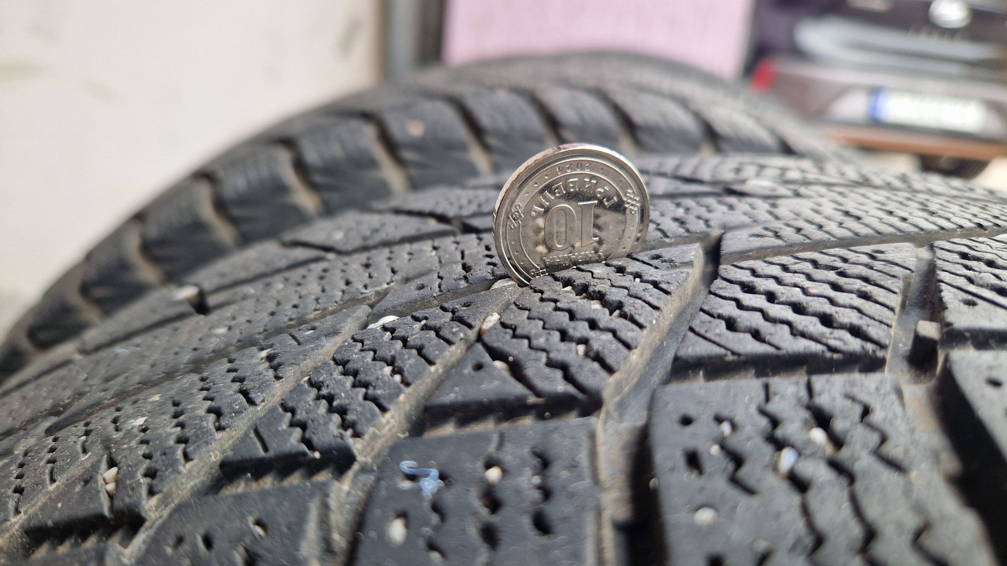 Зимня резина Hankook 205/60 R16