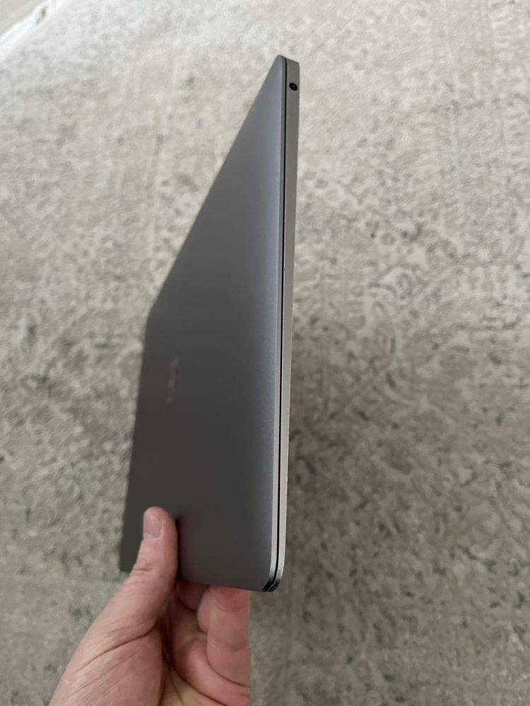 Macbook air 13 2020 core i3 8/256gb