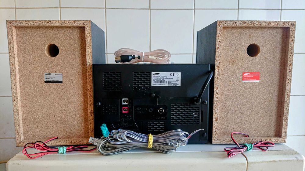 Aparelhagem de Som Samsung.