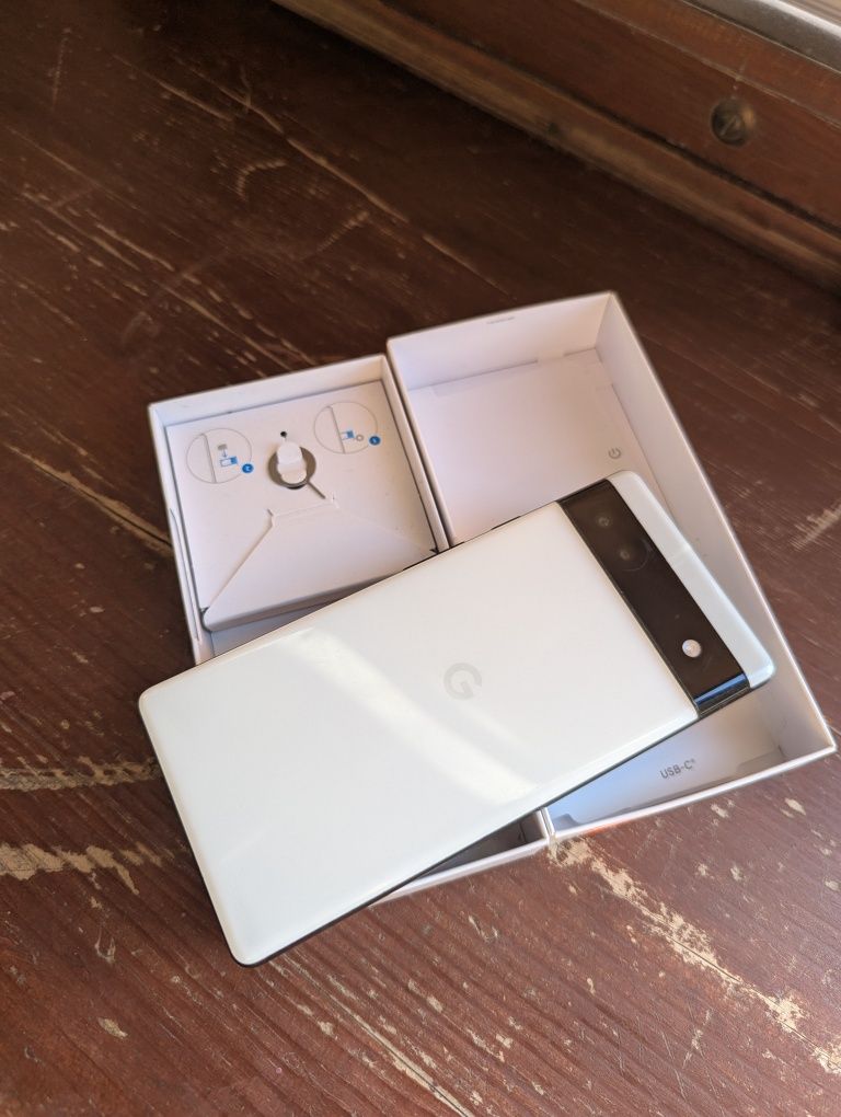 Смартфон Google Pixel 6A  6/128GB Neverlock в отличном состоянии