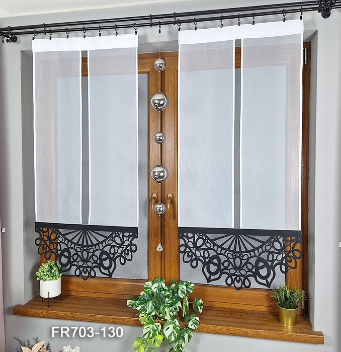 Firany Panelowe – Zestaw 2 Paneli Z Czarnym Ażurem – Fr703 - 130Cm
