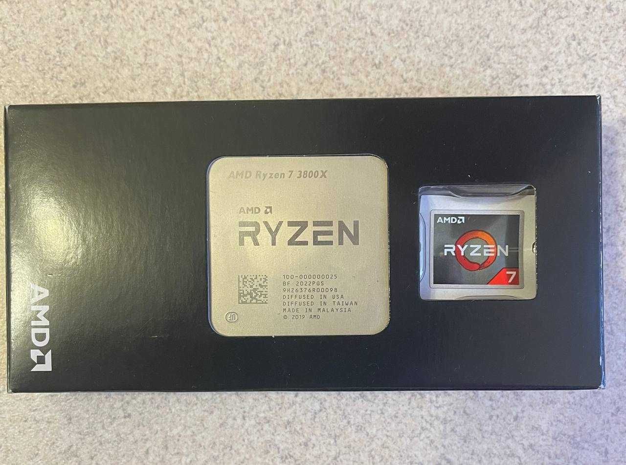 Процесор AMD Ryzen 7 3800X + Охолодження AMD Wraith Prism with RGB