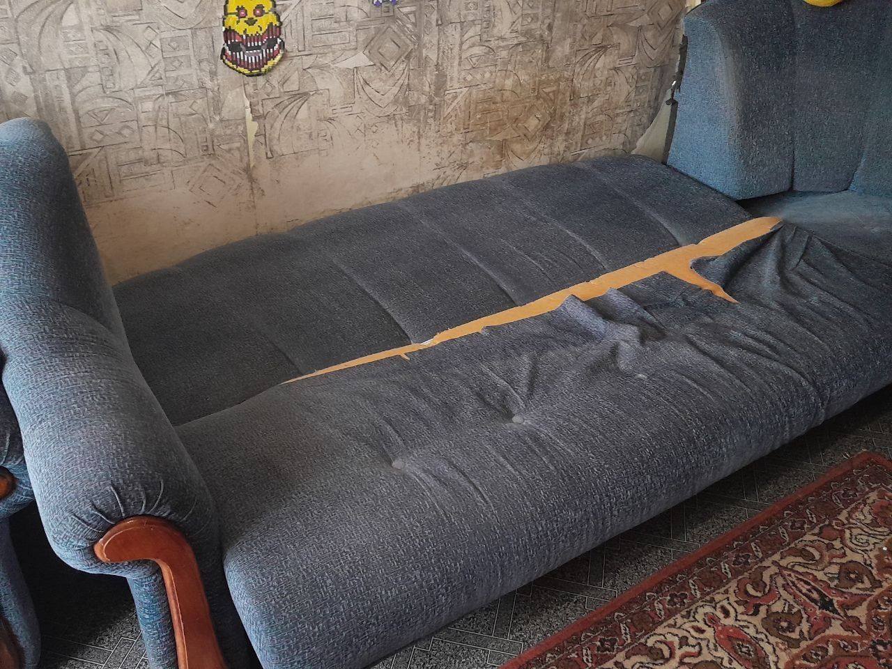 Продам диван (угловой) и кресло