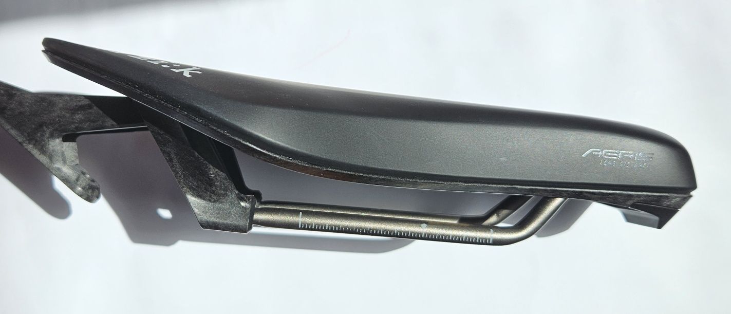 Siodełko, siodło Fizik Transiro Aeris LD R3 ,135mm  triathlon, TT