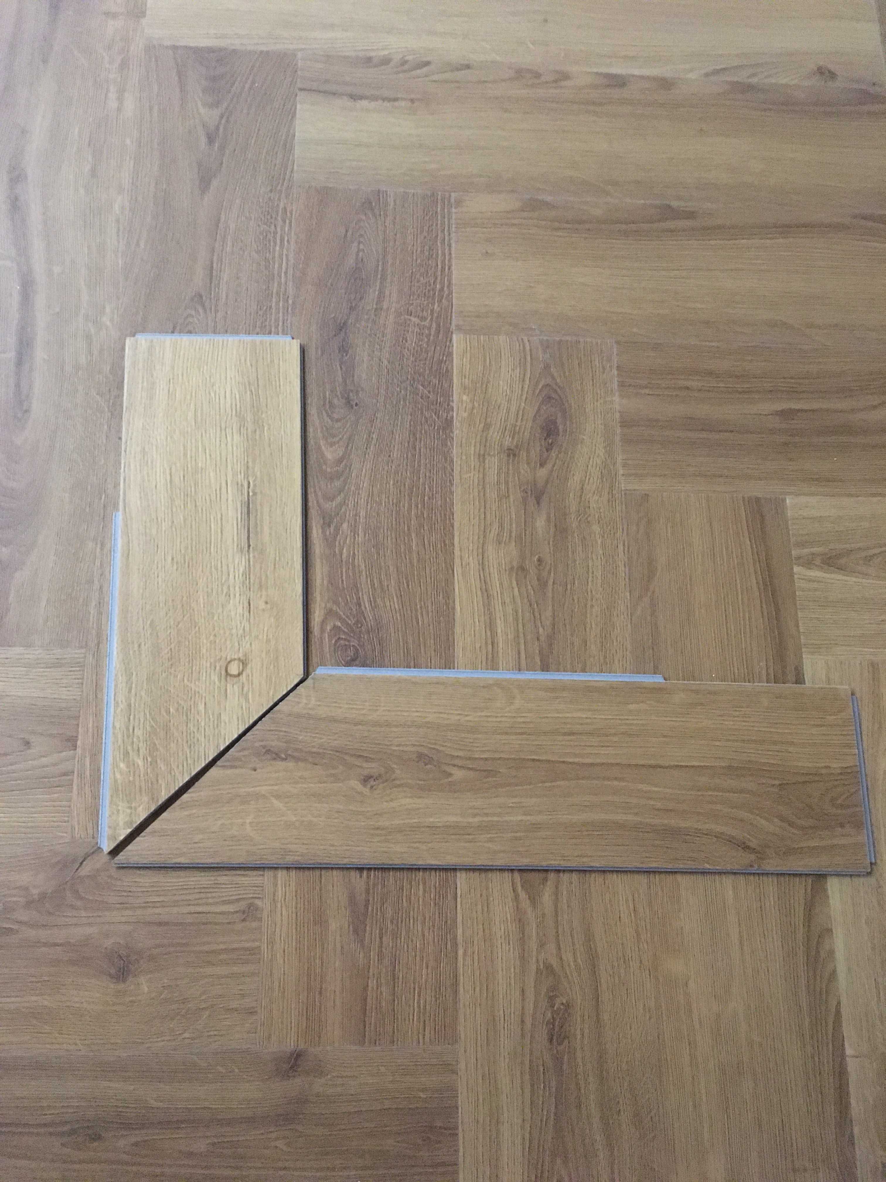 Panele winylowe Jodełka Dąb Karmelowy Quick-Step