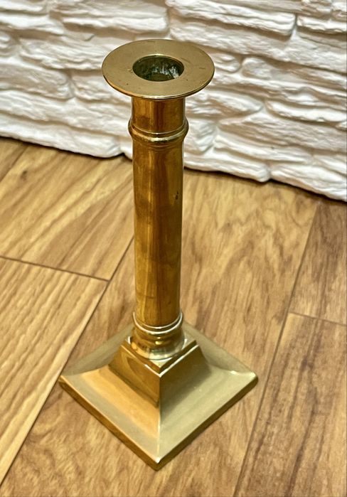 Mosiężny świecznik pojedynczy vintage – wysokość 23 cm