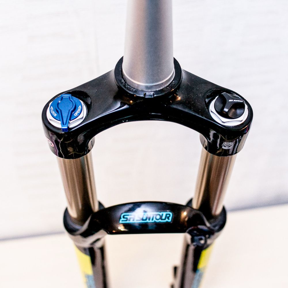Вилка RockShox JUDY REBA Suntour XCM Raidon