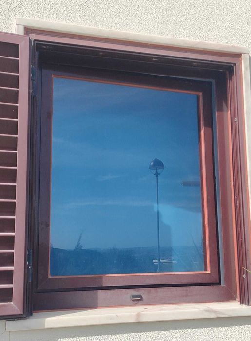 Janelas em alumínio com vidro duplo