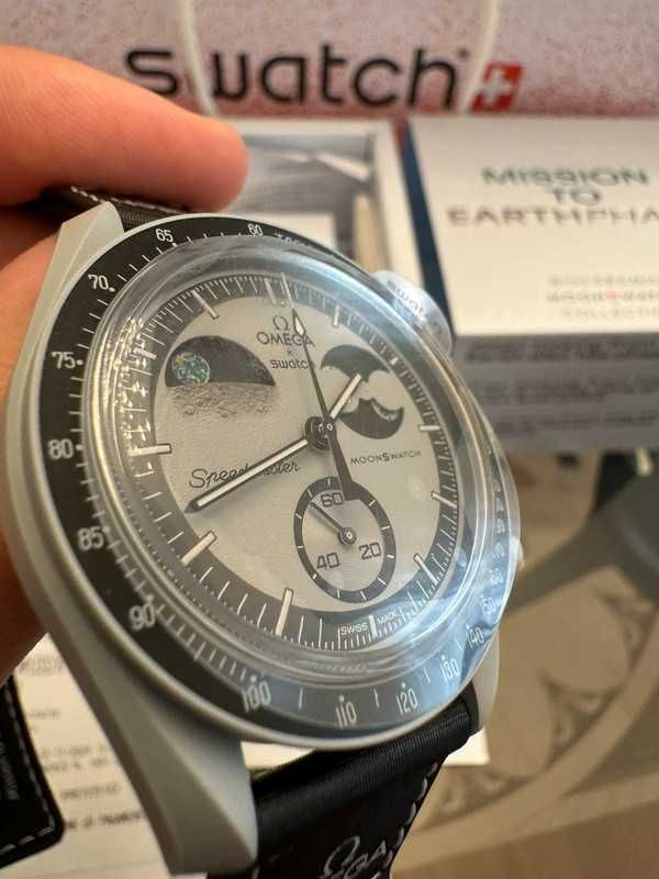 Omega & Swatch Swatch x Omega Moonswatch Mission to Earthphase