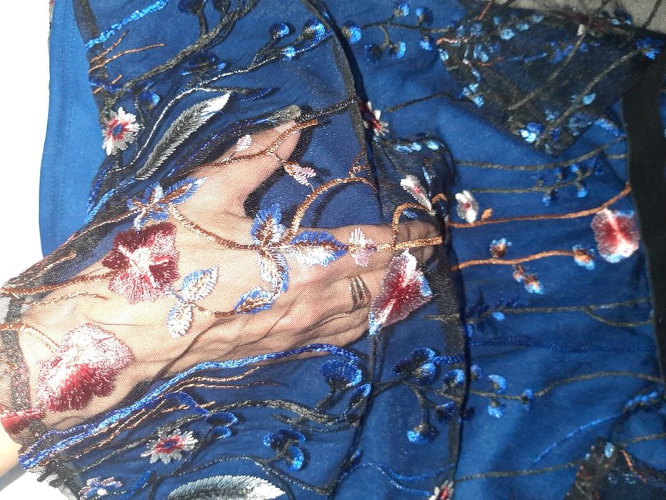 Нарядное платье с вышивкой