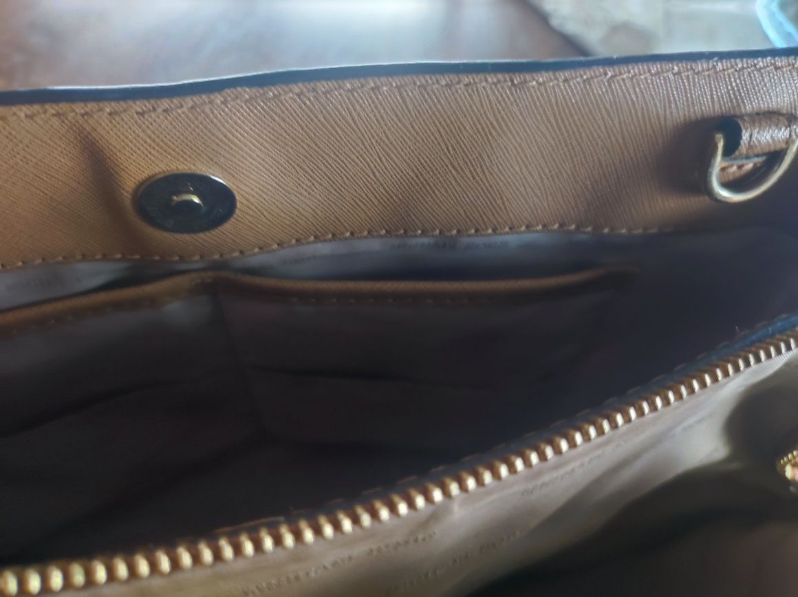 Vendo mala MK como nova