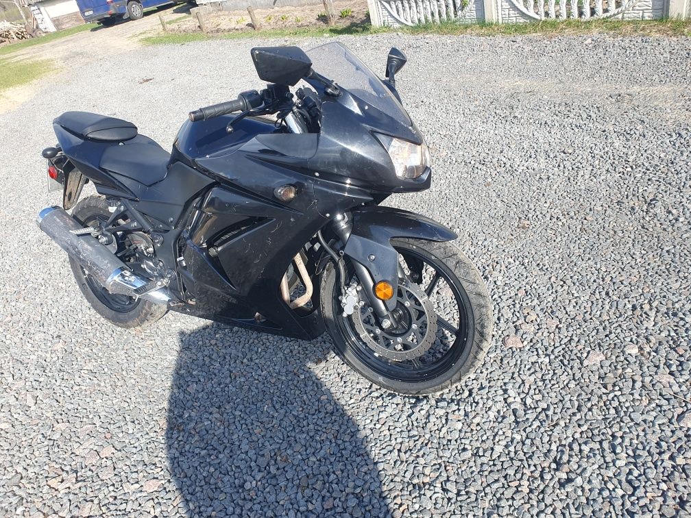 Продам Kavasaki 250r