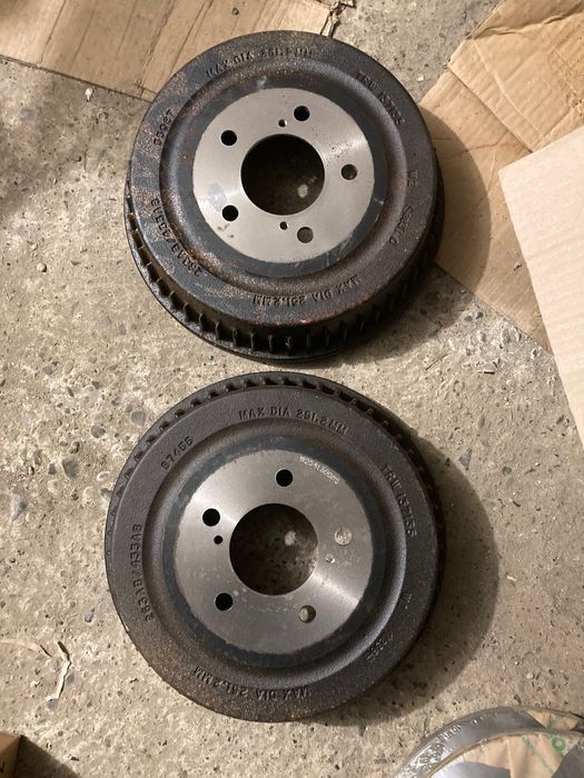 5019407AA тормозной барабан 2шт 00-03 Town Country Voyager Caravan