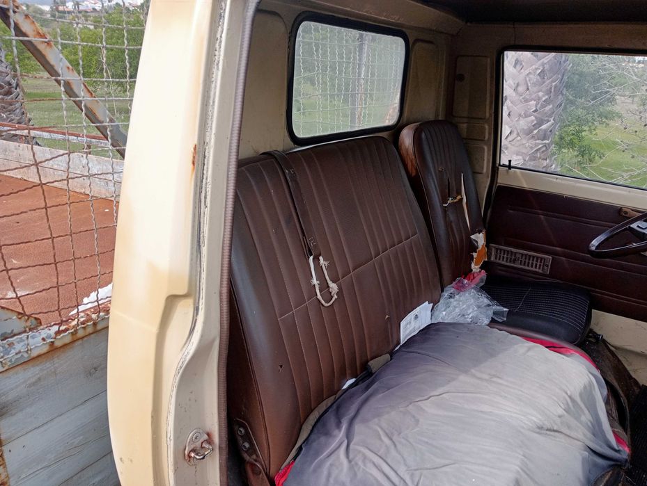 Toyota Dyna caixa longa