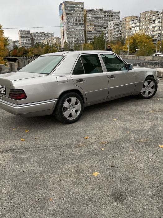 Mercedes w124 e220