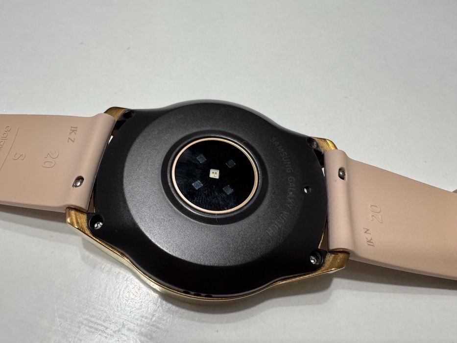 Samsung Galaxy Watch 42мм, Rose Gold – у гарному стані