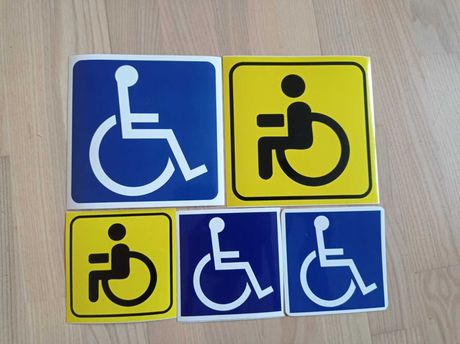 Наклейка знак Инвалид за рульом 15х15 см