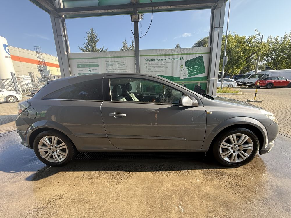 Opel Astra H GTC 1.6 115KM