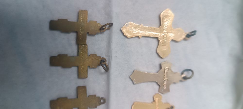 Хрестики різні в гарному стані