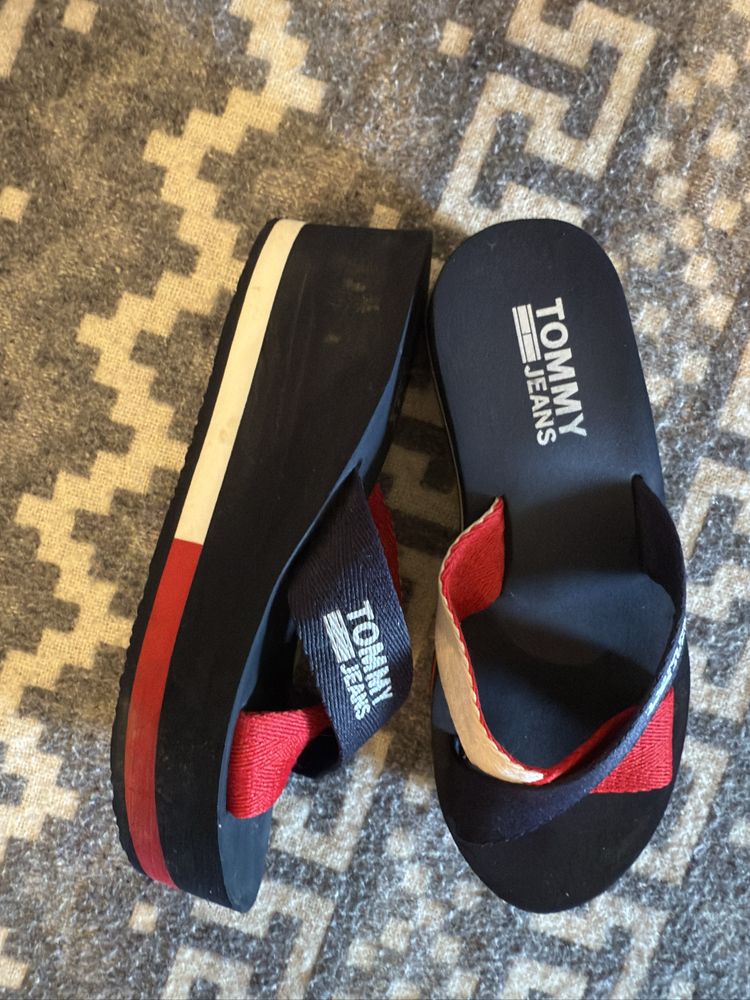 Шльопанці Tommy Hilfiger 36 р