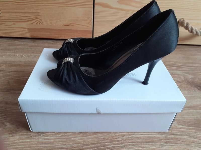 Buty na obcasie r.36 czarne eleganckie