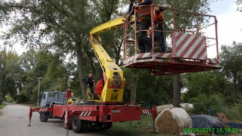 Автовишки від 15м до 45 метрів в м.Кривий Ріг та по Україні