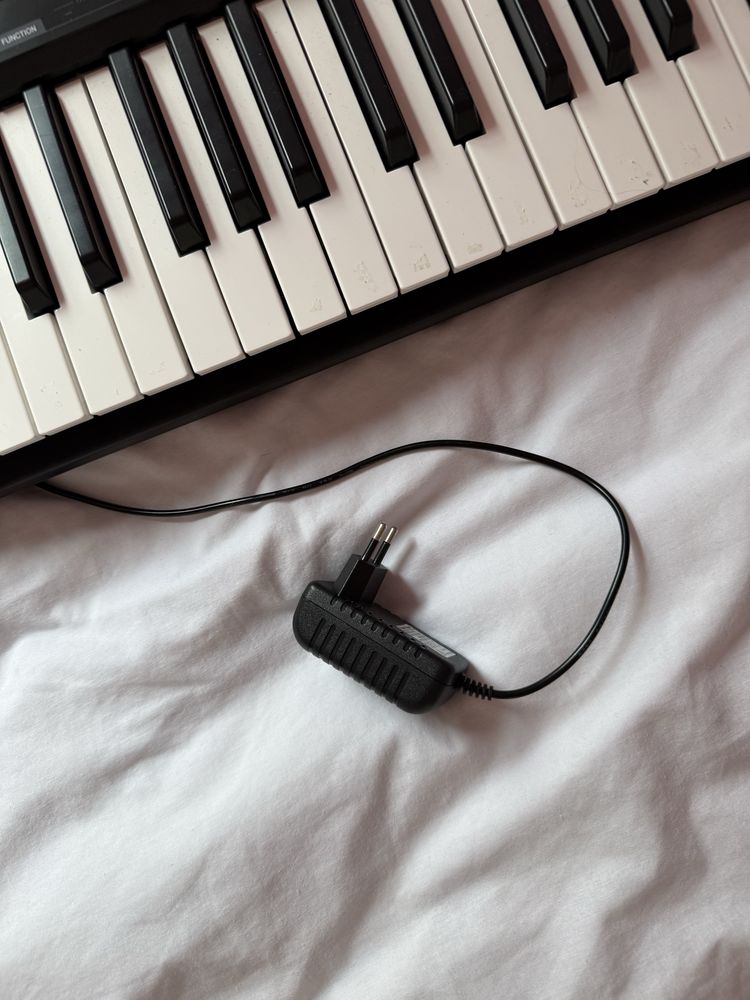 Yamaha psr F51 digital keyboard
