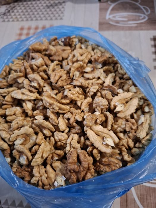 Горіх волоський  битий