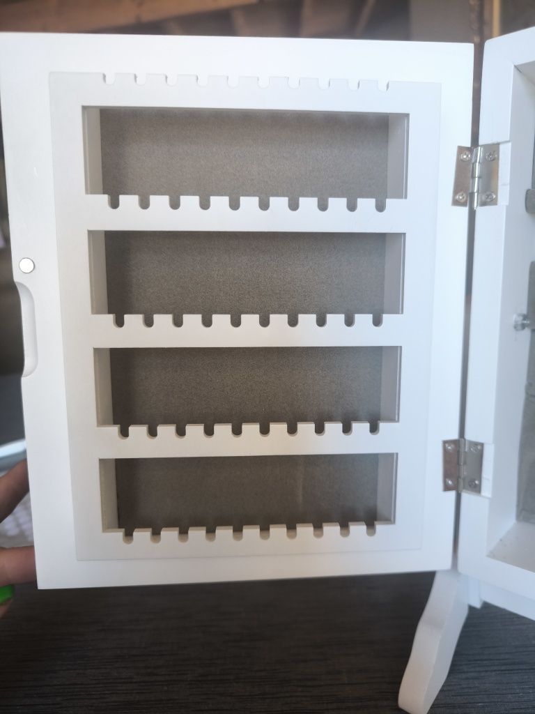 Porta jóias - estilo roupeiro