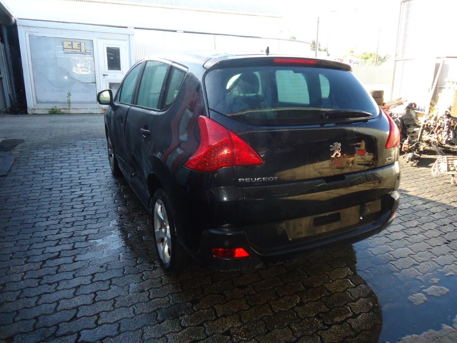 Peugeot 3008 1.6 hdi 115cv (9H05) de 2013 só ás peças