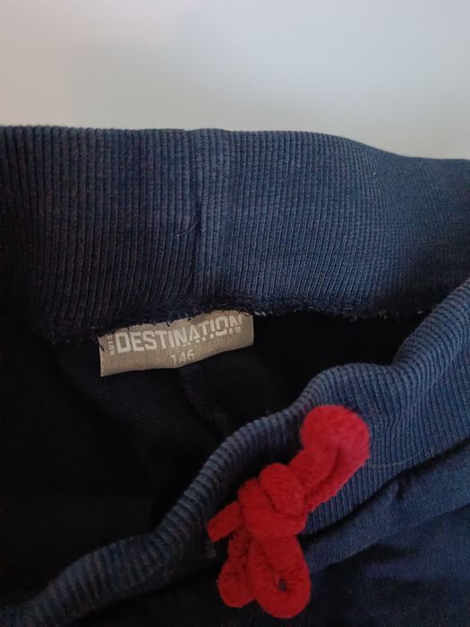 Spodnie dresowe r. 146