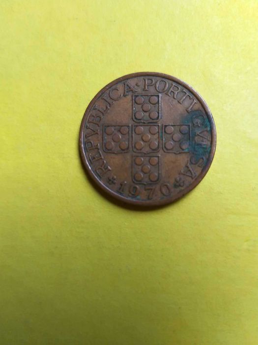 UM ESCUDO (1$00) BRONZE 1970