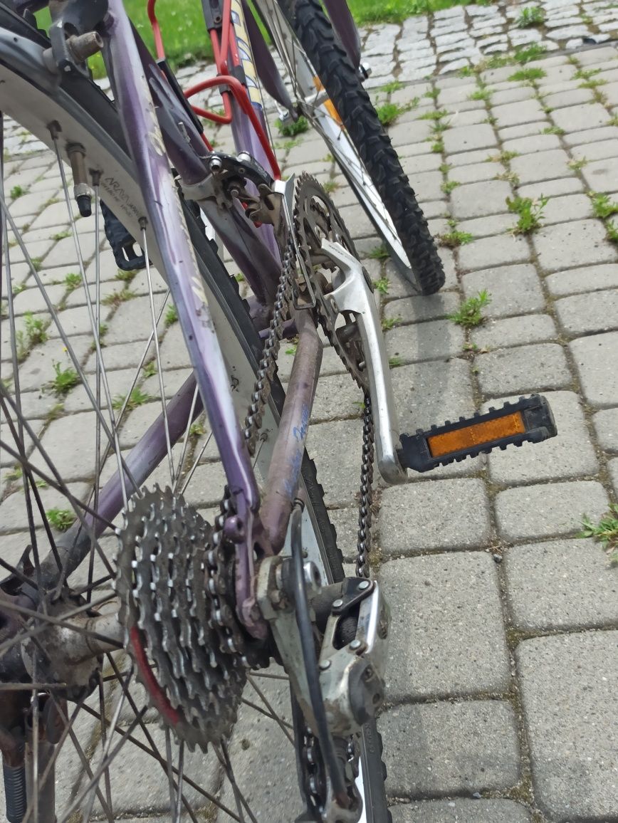 Rower górski MTB, terenowy, fioletowy.