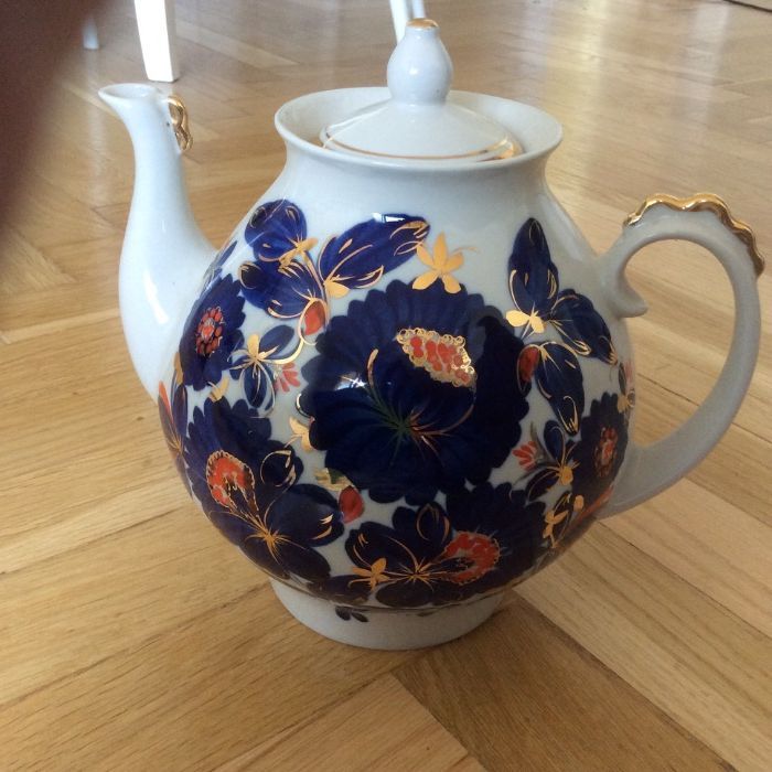 Dzbanek porcelanowy