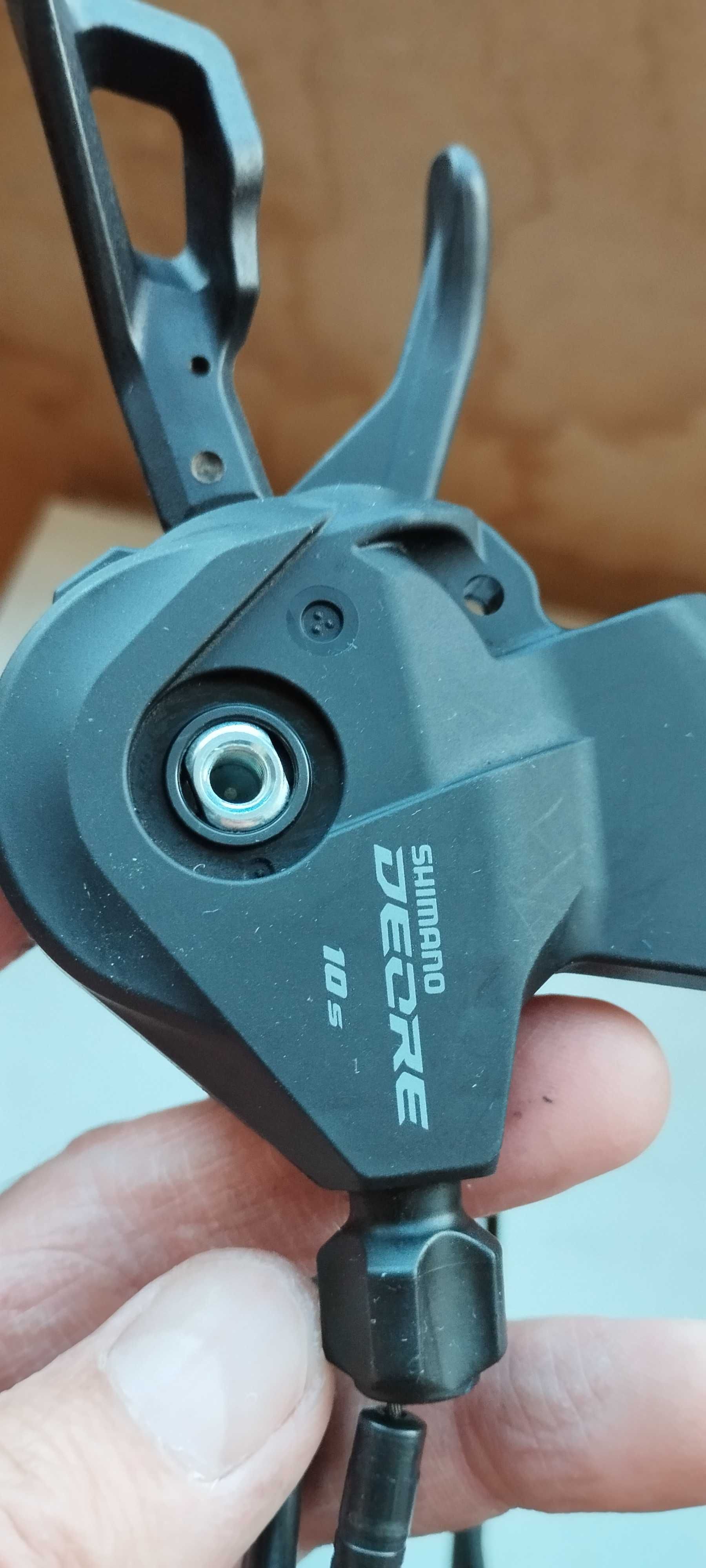 Манетка Shimano Deore SL-M4100-R 10 швидкостей права на хомут