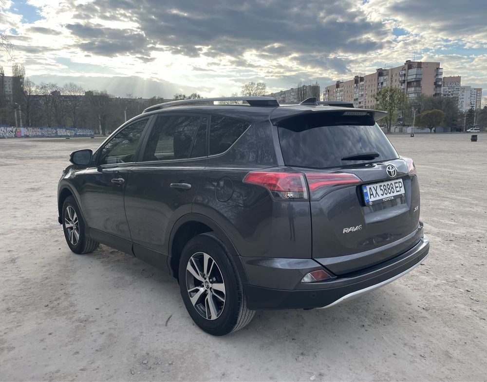 Продам Toyota RAV4 2016