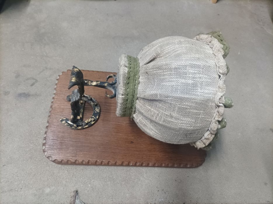 Lampa wisząca na ścianę