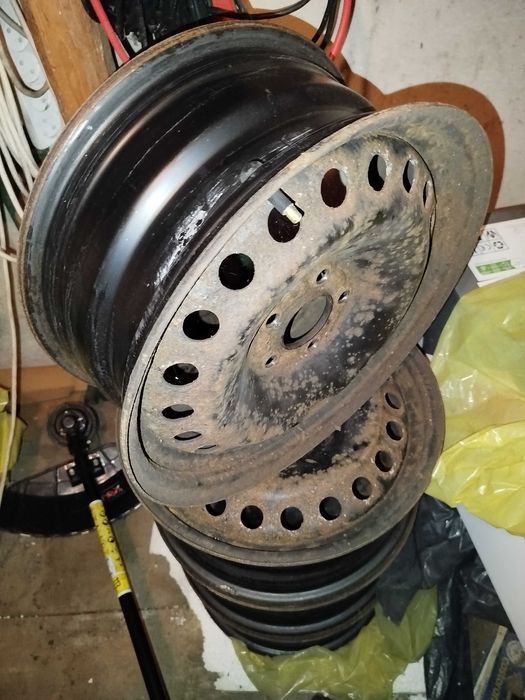 Sprzedam felgi stalowe