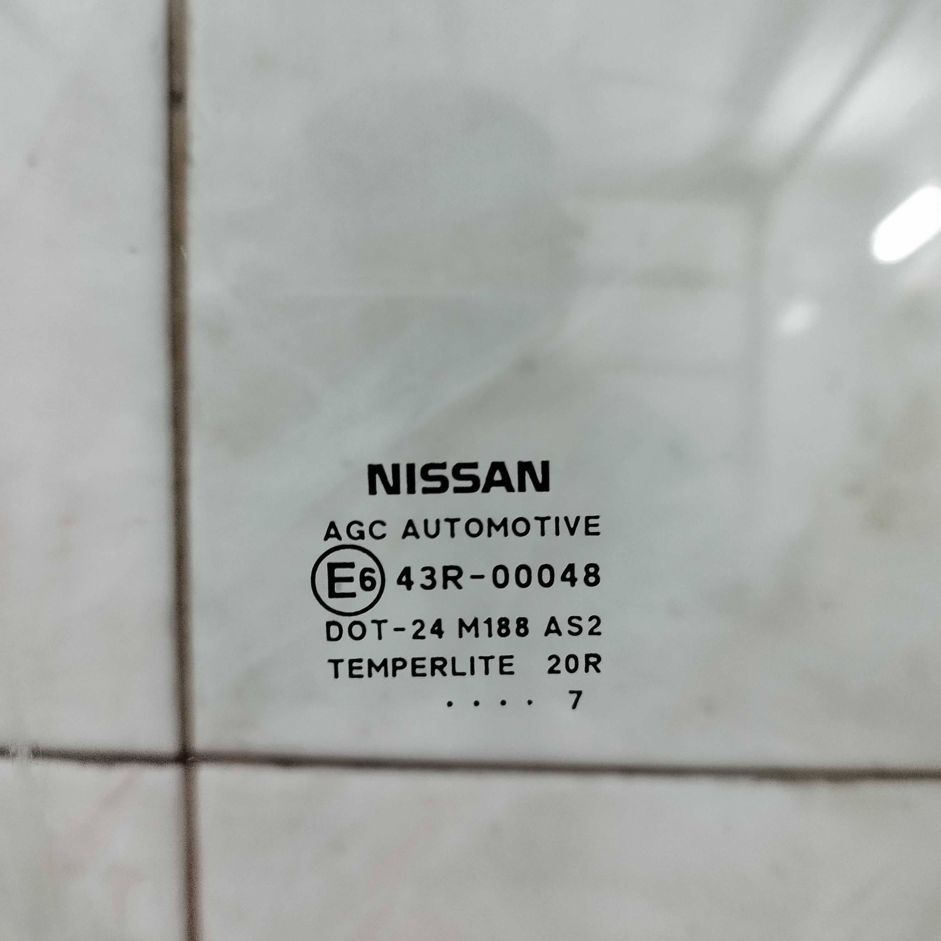 Nissan Qashqai J10 Szyba Prawy Tył Bok