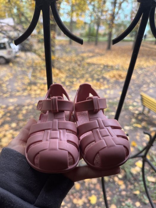 Igor nemo Pink barefoot