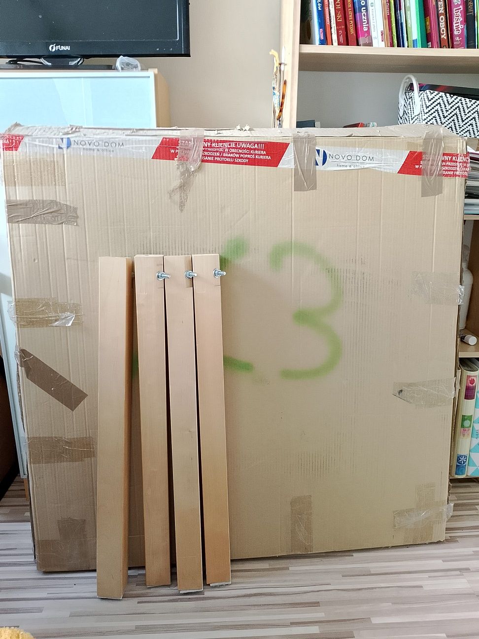 IKEA Stół  90x90 rozkładany BJURSTA