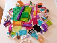 Várias peças de Lego soltas