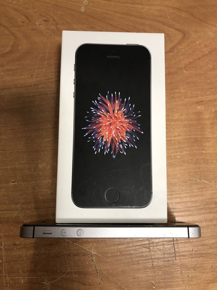 iPhone SE 16 Gb Space Gray